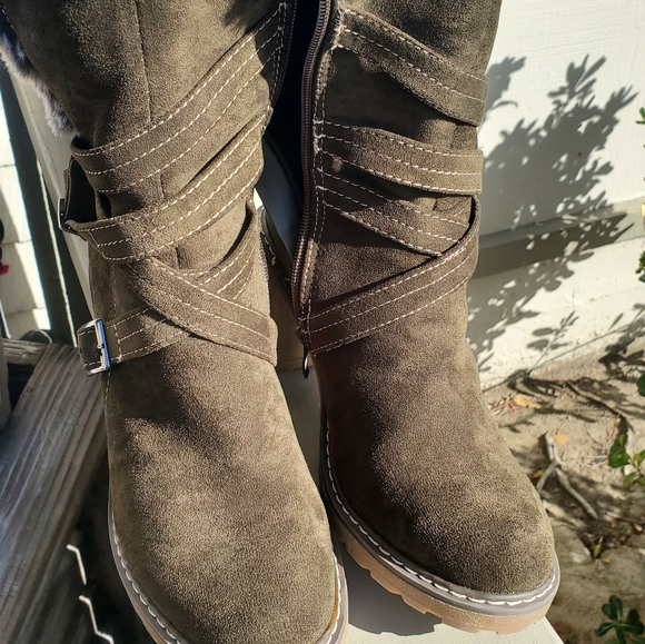 Corky's Olive Green Suade Ankle boots - Picture 2 of 5
